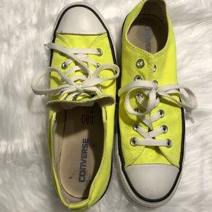 Converse; Neon yellow